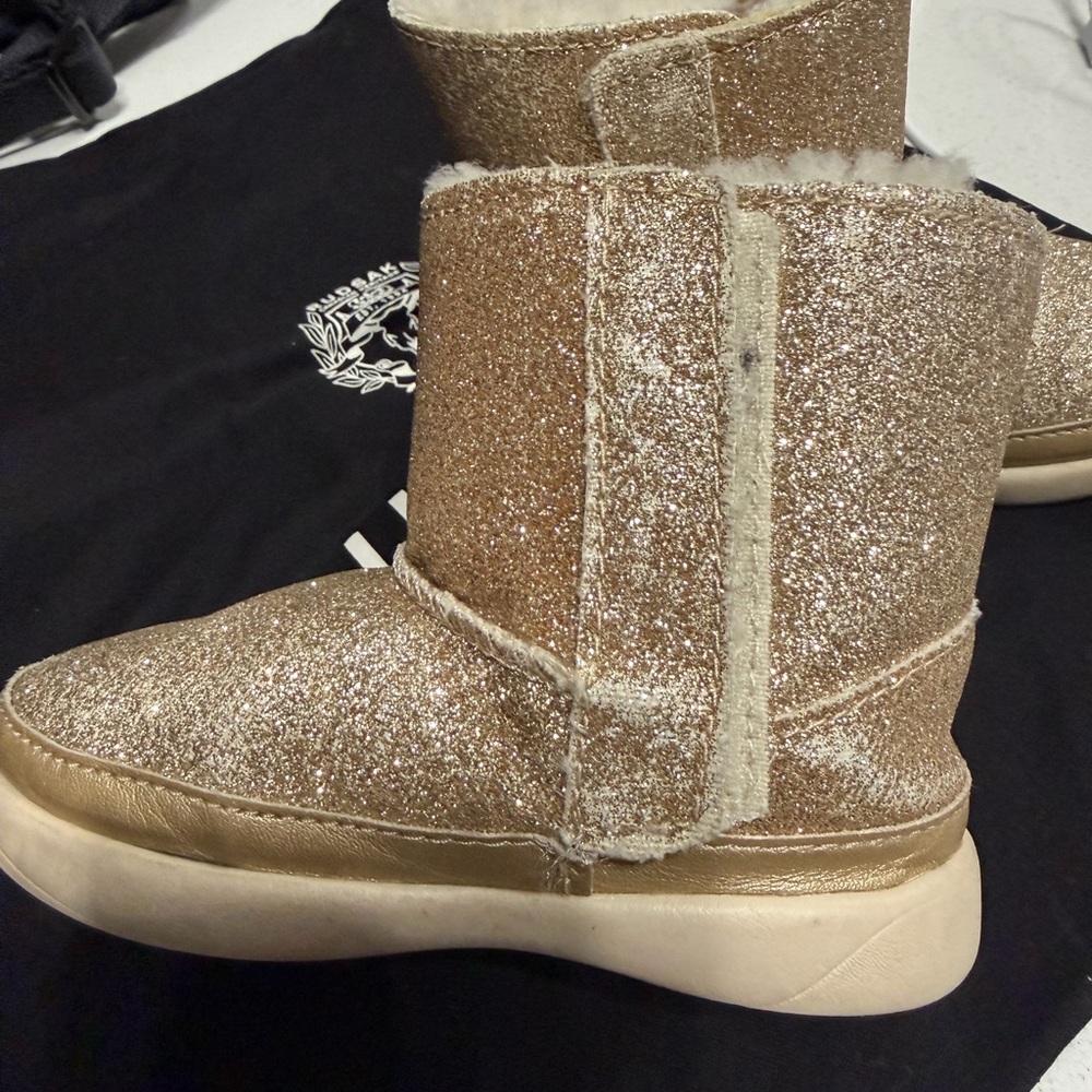 Baby Ugg - Gold Boots - Picture 3 of 4